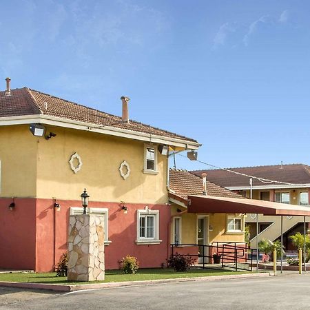 Rodeway Inn & Suites Near The Coliseum & Arena Oakland Dış mekan fotoğraf