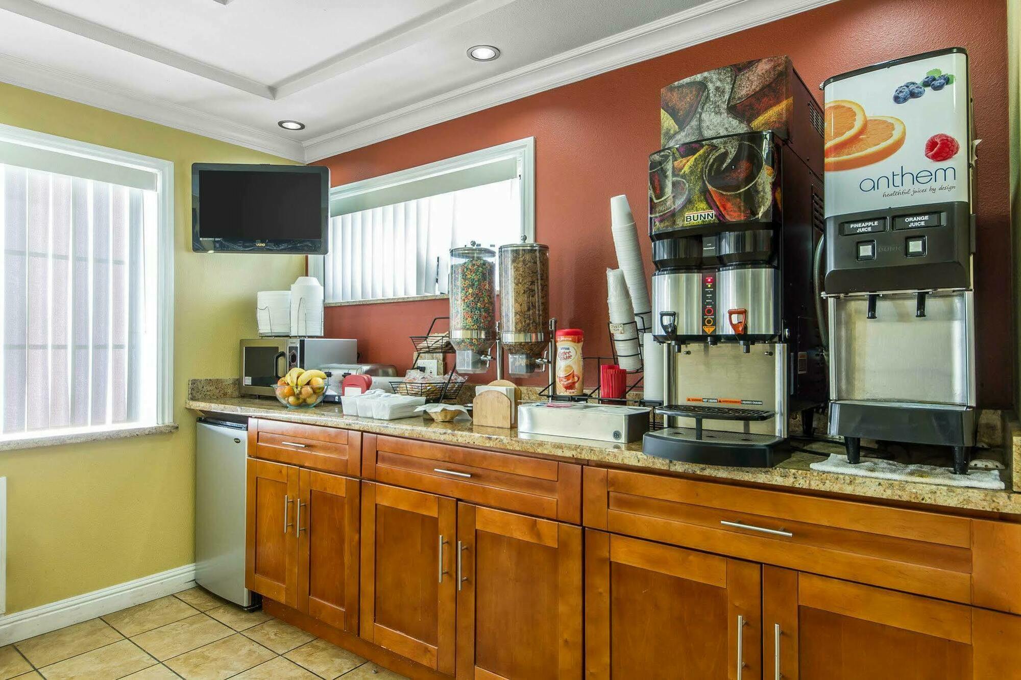 Rodeway Inn & Suites Near The Coliseum & Arena Oakland Dış mekan fotoğraf